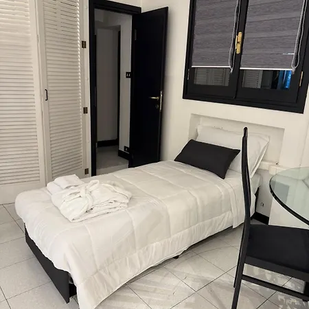 Le Due Torri Apartment *